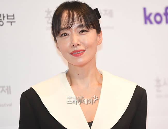 Jeon Do Yeon is Reviewing Offer to Star in tvN's "One-shot Scandal" (credit: StarToday)
